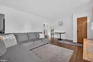 14 Country Club Pl W, Camp Hill, PA 17011 - Photo 10