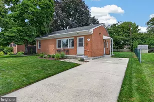 14 Country Club Pl W, Camp Hill, PA 17011 - Photo 2