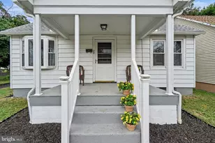 28 E Pine St, Mount Holly Springs, PA 17065 - Photo 2