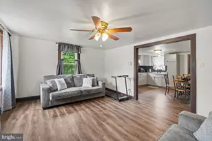 28 E Pine St, Mount Holly Springs, PA 17065 - Photo 10