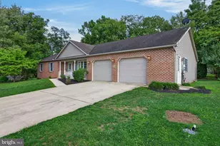397 Baker Dr, Mechanicsburg, PA 17055 - Photo 2