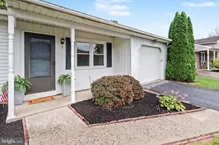 7 Kingswood Dr, Mechanicsburg, PA 17055 - Photo 2