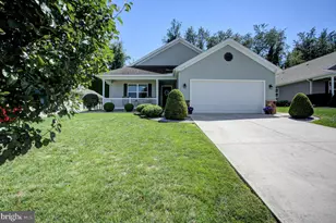 13 Colonial Ct, Shippensburg, PA 17257 - Photo 2