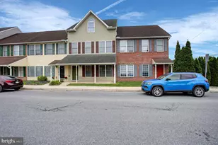 102 S Earl St, Shippensburg, PA 17257 - Photo 4