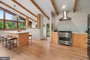 725 Vista Dr, Camp Hill, PA 17011 - Photo 10