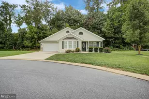 101 Colonial Ct, Shippensburg, PA 17257 - Photo 2