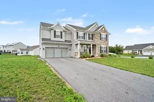 101 Blue Mountain Blvd, Carlisle, PA 17013 - Photo 2