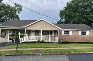 19 E Glenwood Dr, Camp Hill, PA 17011 - Photo 2