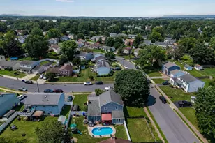 812 N Market St, Mechanicsburg, PA 17055 - Photo 34