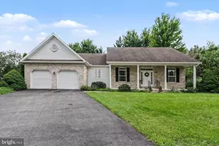 5 Baird Ct, Carlisle, PA 17013 - Photo 2