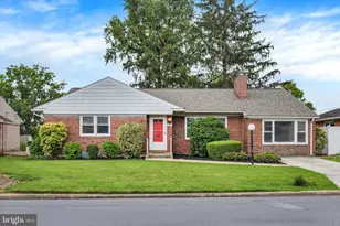 23 Circle Dr, Camp Hill, PA 17011 - Photo 2