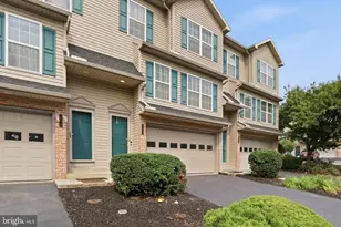 555 Meadowcroft Cir, Mechanicsburg, PA 17055 - Photo 4