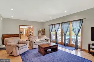 180 Meadow Ln, Mechanicsburg, PA 17055 - Photo 6