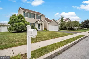 14 Blue Spruce Dr, Enola, PA 17025 - Photo 2