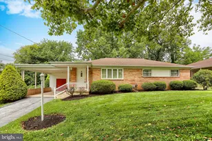 3 Karen Ct, Camp Hill, PA 17011 - Photo 2