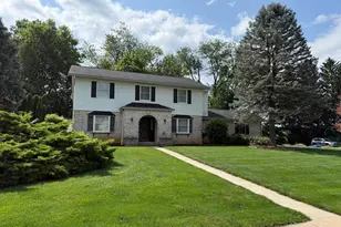 743 Sherwood Dr, Carlisle, PA 17013 - Photo 2
