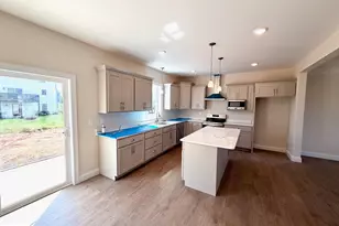 407 E Clarissa Dr, Shippensburg, PA 17257 - Photo 4