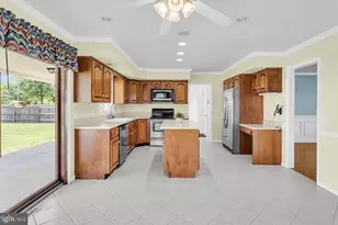 1813 Hunter Dr, Mechanicsburg, PA 17050 - Photo 4