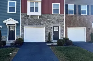 702 Admiral's Quay Dr, Mechanicsburg, PA 17050 - Photo 1