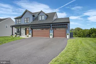 7 Brubacker Dr, Carlisle, PA 17013 - Photo 4