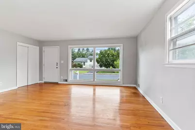 102 E Woodland Drive, Mechanicsburg, PA 17055 - Photo 2