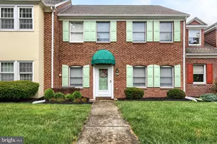 1202 White Birch Ln, Carlisle, PA 17013 - Photo 2
