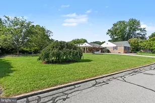 208 E Hillcrest Dr, Carlisle, PA 17013 - Photo 36