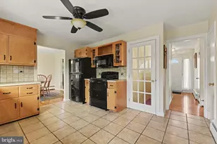 208 E Hillcrest Dr, Carlisle, PA 17013 - Photo 10