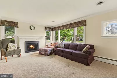 208 E Hillcrest Drive, Carlisle, PA 17013 - Photo 4