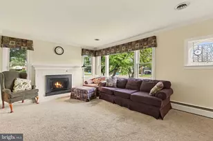 208 E Hillcrest Dr, Carlisle, PA 17013 - Photo 4