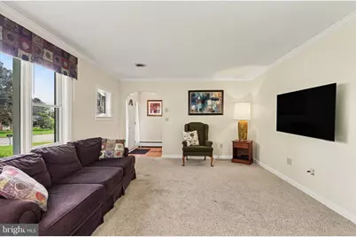 208 E Hillcrest Drive, Carlisle, PA 17013 - Photo 2