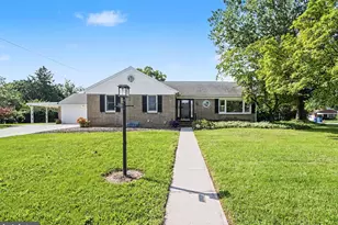 208 E Hillcrest Dr, Carlisle, PA 17013 - Photo 26