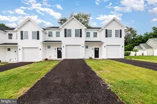 317 Pelham Ct, Carlisle, PA 17013 - Photo 2