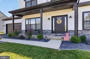2249 S Autumn Chase Dr, Mechanicsburg, PA 17055 - Photo 2