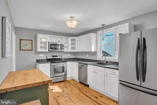 1027 N College St, Carlisle, PA 17013 - Photo 8