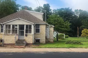33 E Pine St, Mount Holly Springs, PA 17065 - Photo 2