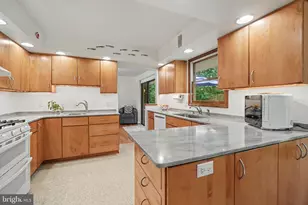819 Meadow Ln, Camp Hill, PA 17011 - Photo 16