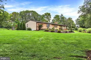 1012 Rockledge Dr, Carlisle, PA 17015 - Photo 2