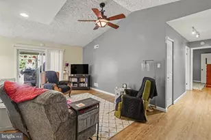 848 Louise Ct, Enola, PA 17025 - Photo 2