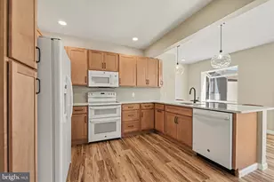 405 Kauffman St, Boiling Springs, PA 17007 - Photo 8