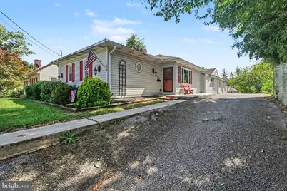 154 W I Street, Carlisle, PA 17013 - Photo 2