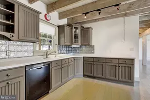 1060 Kuhn Rd, Boiling Springs, PA 17007 - Photo 16