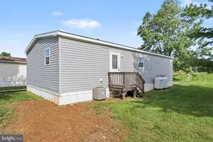 901 S Spring Garde St, Carlisle, PA 17015 - Photo 4