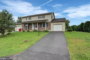 3 Holly Ct, Shippensburg, PA 17257 - Photo 2