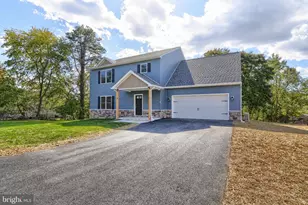 8 S Locust Ln, Mechanicsburg, PA 17050 - Photo 4