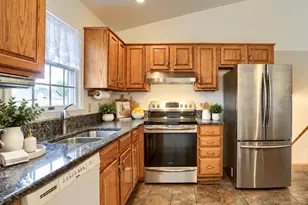 27 Pine Ridge Cir, Enola, PA 17025 - Photo 6