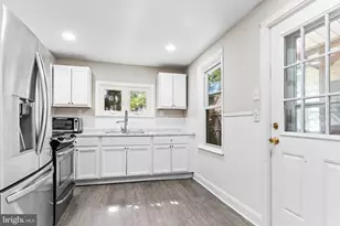 124 W Penn St, Carlisle, PA 17013 - Photo 8
