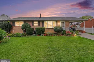 115 W Clearview Dr, Camp Hill, PA 17011 - Photo 1