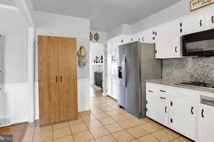 24 Country Club Pl W, Camp Hill, PA 17011 - Photo 6