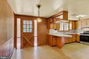 493 Criswell Dr, Boiling Springs, PA 17007 - Photo 12